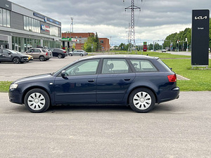 AUDI A4 AVANT (4 foto / 10)