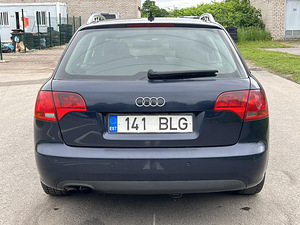 AUDI A4 AVANT (8 foto / 10)