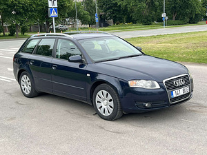 AUDI A4 AVANT (2 foto / 10)