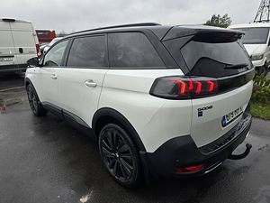 Peugeot 5008 2021 AT GT Black Pack Pano (3 foto / 15)