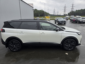 Peugeot 5008 2021 AT GT Black Pack Pano (4 foto / 15)