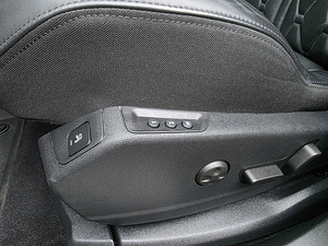 Peugeot 5008 2021 AT GT Black Pack Pano (9 foto / 15)