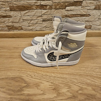 NIKE DIOR