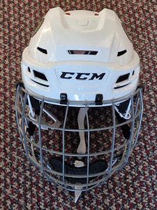 Vähe kasutatud jäähokikiiver CCM HTTracks 710 (1 foto / 4)