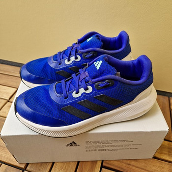 Кроссовки Adidas размер 35,5