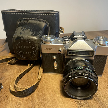 Zenit E kaamera
