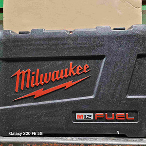 Milwaukee M12 CH akutoitega perforaator (puur) + 3 akut (5 foto / 5)