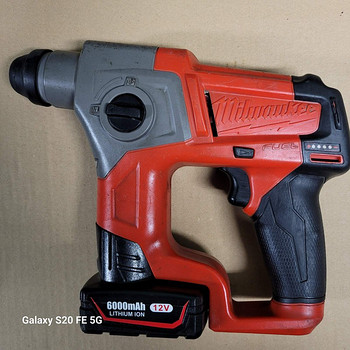 Milwaukee M12 CH akutoitega perforaator (puur) + 3 akut