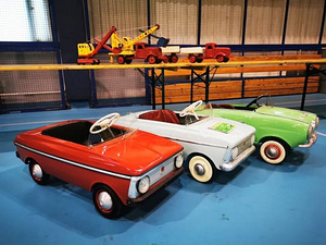 Restaureeritud laste plekist Moskvich pedaalauto (1 foto / 3)
