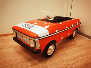 Moskvich laste pedaalauto uus nupuga rool (2 foto / 3)