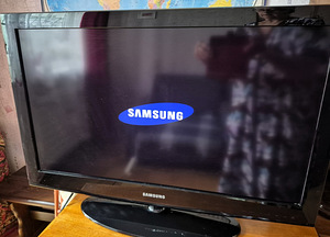 Телевизор Samsung LE32D400E1W (1 фото из 4)