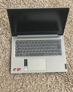 Lenovo ideapad 3 81w3 - ekraan ja muu (1 foto / 4)