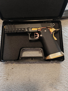 AW Custom Hi-Capa (2 foto / 8)