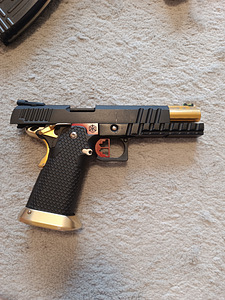 AW Custom Hi-Capa (4 foto / 8)