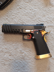 AW Custom Hi-Capa (6 foto / 8)