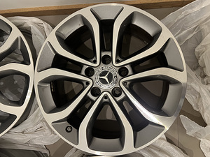 Mercedes-benz w205 5х112 диски R17 + TPMS (2 фото из 9)