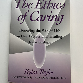 Raamat The Ethics of Caring