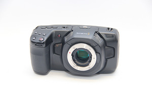 Kaamera BlackMagic Pocket Cinema Camera 4K DCI 4K60, 2.8K80 Raw (2 foto / 2)
