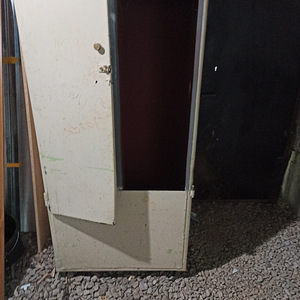 Metallkapp H-1,66cm (2 foto / 3)