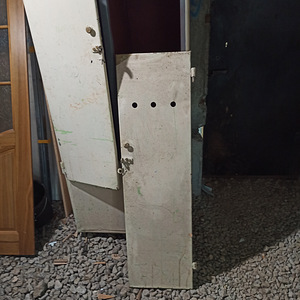 Metallkapp H-1,66cm (3 foto / 3)