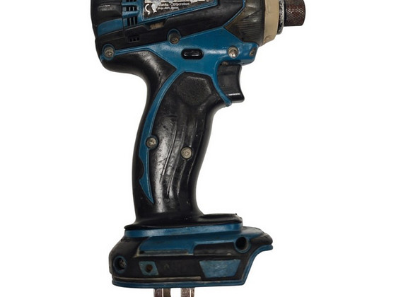 Аккумуляторная дрель Makita DTD146 на запчасти