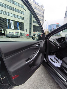Продам Ford Focus (3 фото из 12)