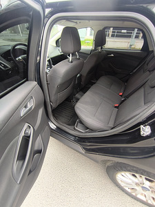 Продам Ford Focus (9 фото из 12)