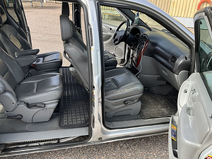 Chrysler Voyager 2.8 (12 foto / 14)