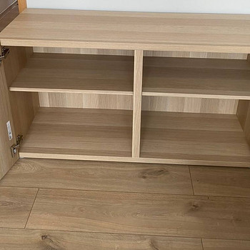 BESTÅ riiul uste jaotusega (IKEA)