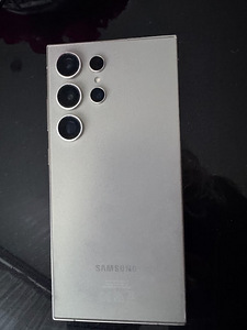 Samsung Galaxy S24 Ultra 1TB (1 foto / 3)