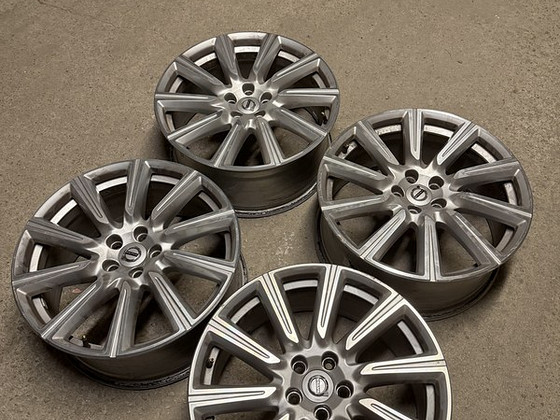 Volvo R19 Diamond Cut 8.5J ET47 5x108