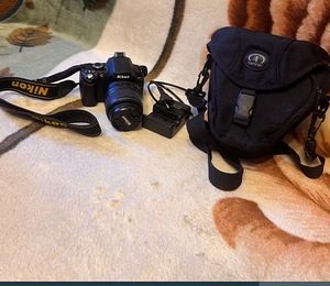 Продаю фотоаппарат Nikon D40 (2 фото из 2)