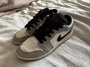 Продам кроссовки Air Jordan 1 Low/müün tossusid (1 фото из 3)