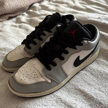 Продам кроссовки Air Jordan 1 Low/müün tossusid