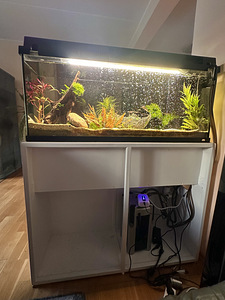 Akvaarium 120liitrit koos kapiga (1 foto / 4)