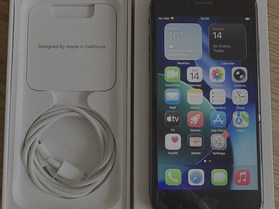iPhone SE (2022)
