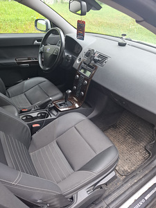 Volvo v50 (4 foto / 6)