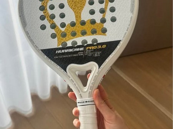 Продается падельная ракетка Black Crown Hurricane PRO 3.0