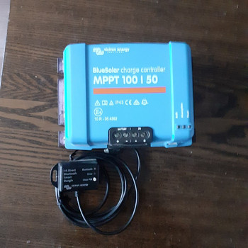MPPT 100/50 ja Bluetooth päikesepaneelide kontroller.