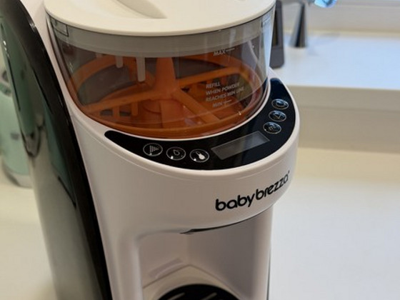 Baby Brezza приготовитель смеси