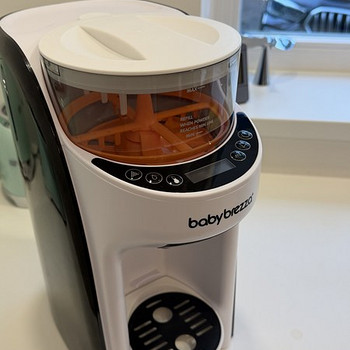 Baby Brezza приготовитель смеси