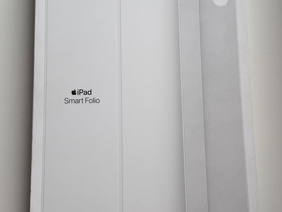 Apple iPad (A16) Smart Folio , White