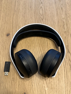 Sony juhtmevabad kõrvaklapid PS5 Pulse 3D, valge (1 foto / 1)