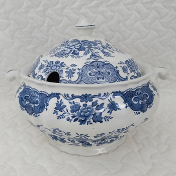 Винтажный супник Ridgway Staffordshire Windsor