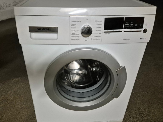 Стиральная машина Siemens WM14E77DN 7кг 1400об/мин