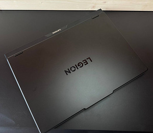 Lenovo Legion Pro 5 16IAX10 16" OLED Ultra 7 255HX 32GB (3 foto / 8)