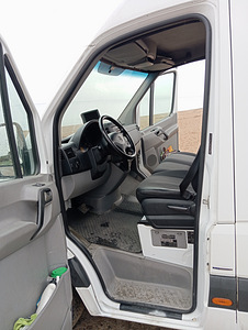 Продаю Mercedes-Benz Sprinter 316 CDI (8 фото из 10)
