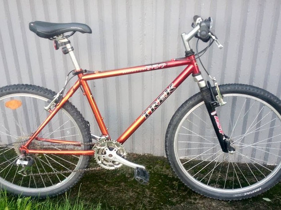 TREK MountainTrack 820