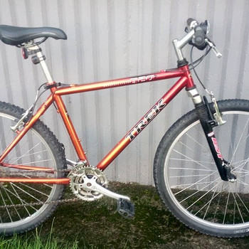 TREK MountainTrack 820