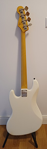 Бас-гитара Fender, джаз бас (4 фото из 6)